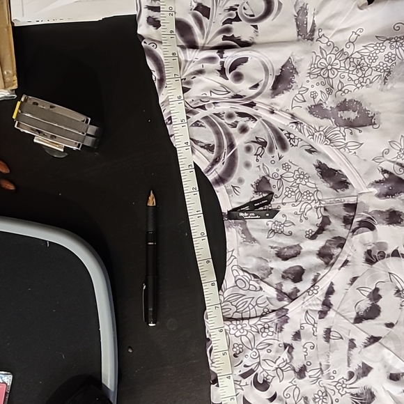 NWT Style & Co Flutter Sleeve Top - Picture 3 of 6